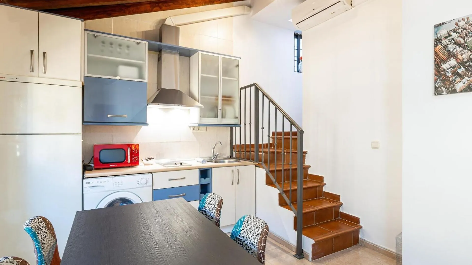 H2M Lazcano With Sunny Terrace In Old Town Málaga Spanien